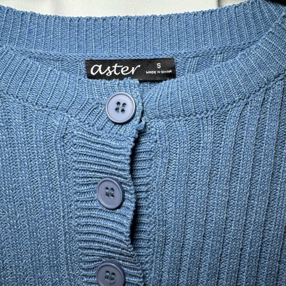 Simply Aster Blue Ribbed Henley Sweater Size Small - Picture 3 of 4